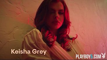 Curvy MILF with hairy pussy Keisha Grey exposes body for Playboy